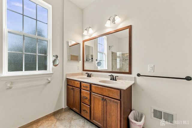 5 Ascot Court, South Brunswick, NJ 08824