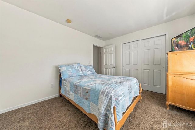 5 Ascot Court, South Brunswick, NJ 08824
