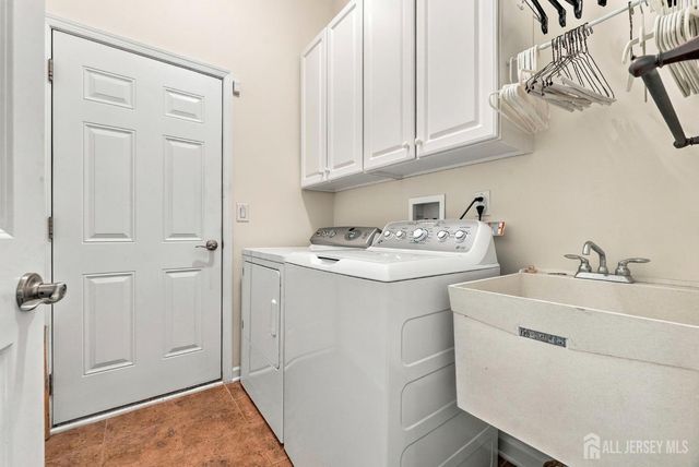 5 Ascot Court, South Brunswick, NJ 08824