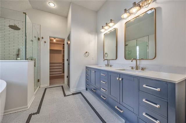 11608 W 117 Terrace, Overland Park, KS 66210