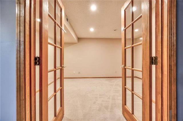 11608 W 117 Terrace, Overland Park, KS 66210