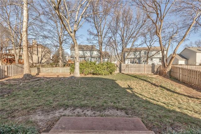 11608 W 117 Terrace, Overland Park, KS 66210