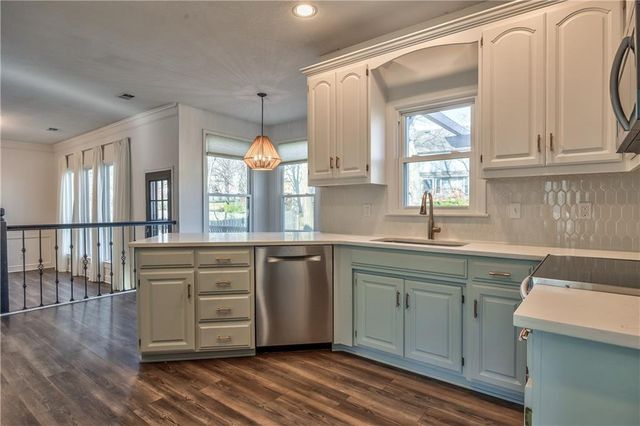 11608 W 117 Terrace, Overland Park, KS 66210