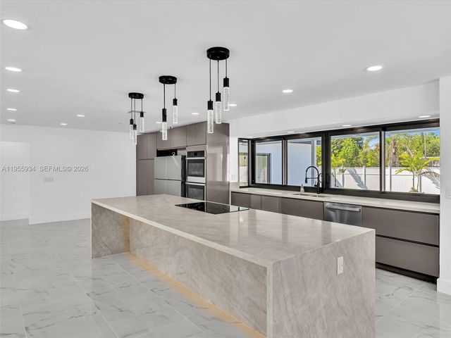 1516 N 47th Ave, Hollywood, FL 33021