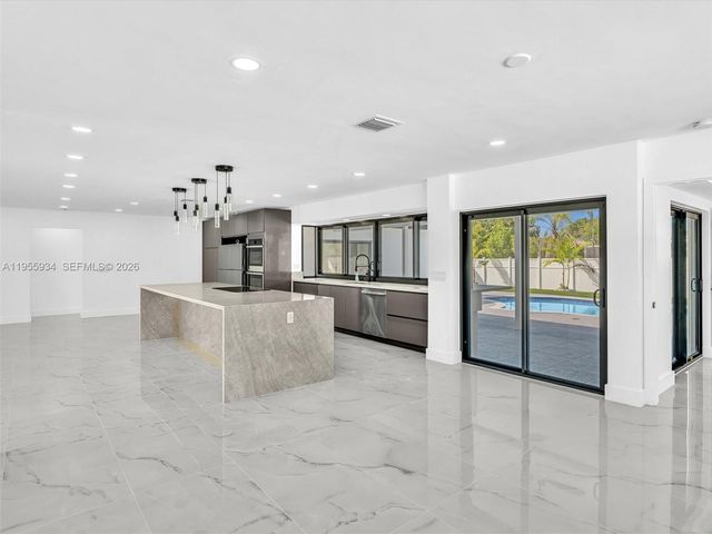 1516 N 47th Ave, Hollywood, FL 33021