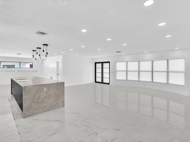 1516 N 47th Ave, Hollywood, FL 33021