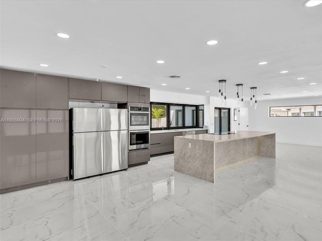 1516 N 47th Ave, Hollywood, FL 33021