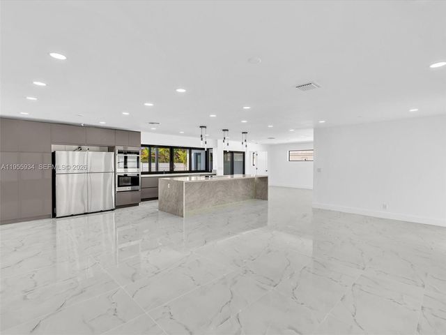 1516 N 47th Ave, Hollywood, FL 33021