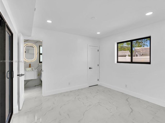 1516 N 47th Ave, Hollywood, FL 33021