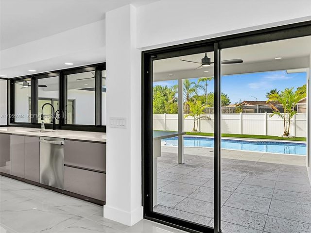 1516 N 47th Ave, Hollywood, FL 33021