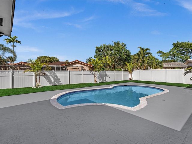 1516 N 47th Ave, Hollywood, FL 33021