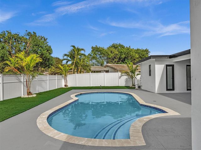 1516 N 47th Ave, Hollywood, FL 33021