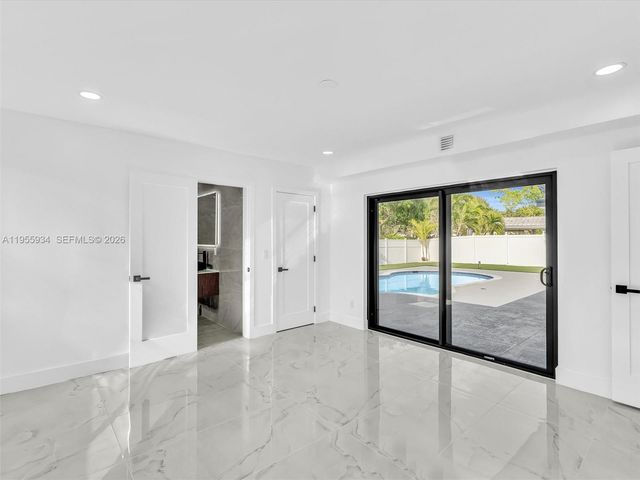 1516 N 47th Ave, Hollywood, FL 33021