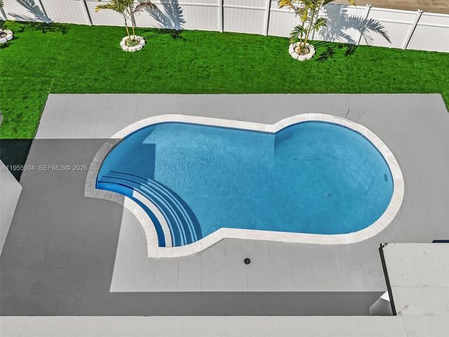 1516 N 47th Ave, Hollywood, FL 33021