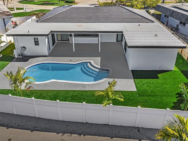 1516 N 47th Ave, Hollywood, FL 33021