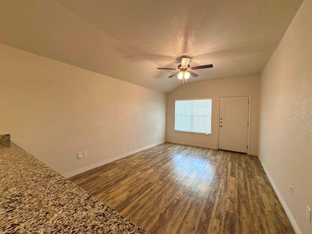 205 Dolphin DR B, Temple, TX 76501