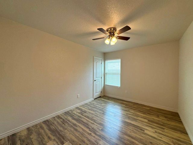 205 Dolphin DR B, Temple, TX 76501