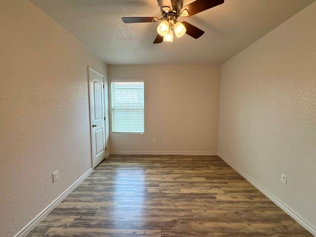205 Dolphin DR B, Temple, TX 76501