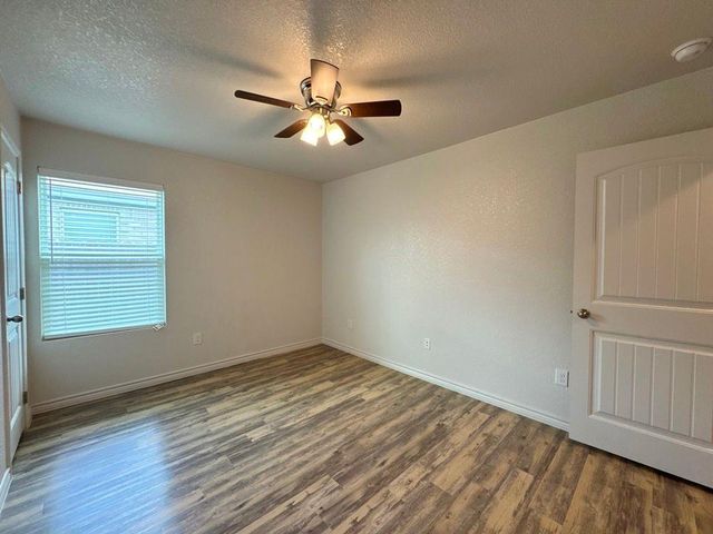 205 Dolphin DR B, Temple, TX 76501