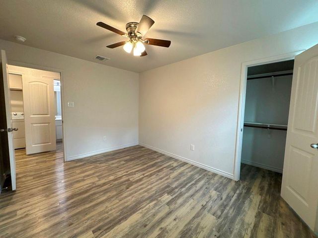 205 Dolphin DR B, Temple, TX 76501