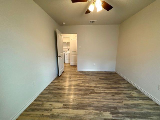 205 Dolphin DR B, Temple, TX 76501