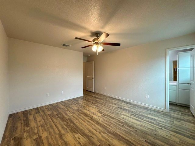 205 Dolphin DR B, Temple, TX 76501