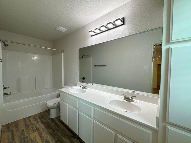 205 Dolphin DR B, Temple, TX 76501