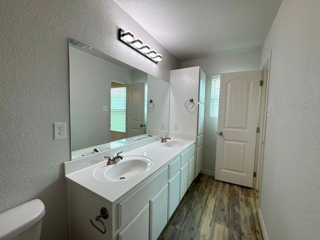 205 Dolphin DR B, Temple, TX 76501