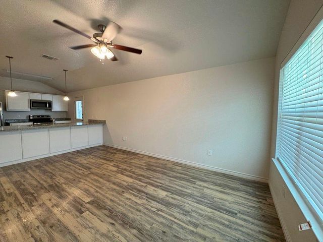 205 Dolphin DR B, Temple, TX 76501
