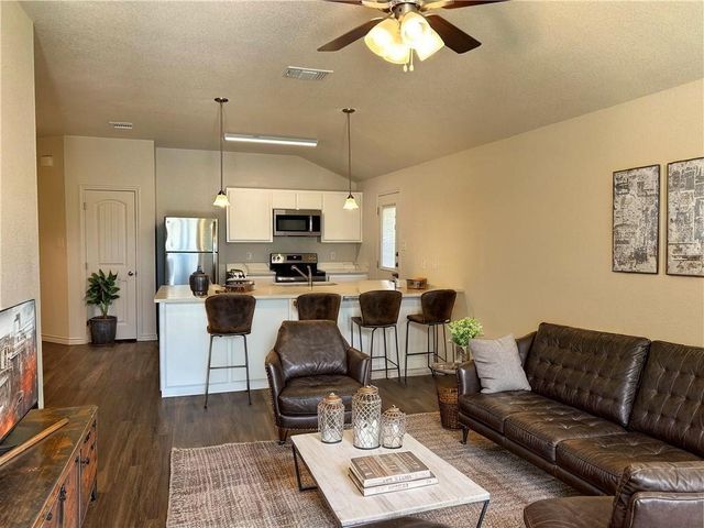 205 Dolphin DR B, Temple, TX 76501