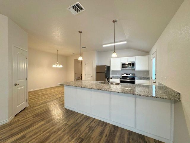 205 Dolphin DR B, Temple, TX 76501