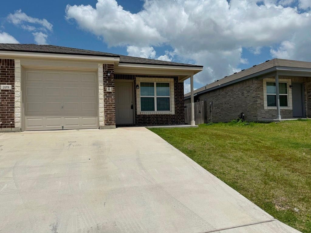 205 Dolphin DR B, Temple, TX 76501