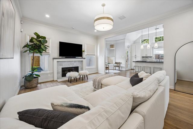 4131 Sunset Boulevard, West University Place, TX 77005