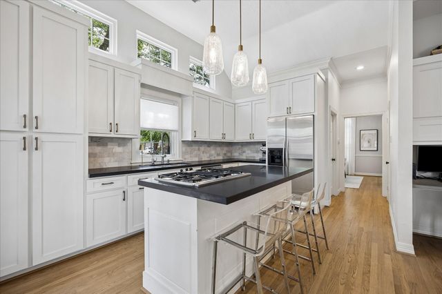 4131 Sunset Boulevard, West University Place, TX 77005