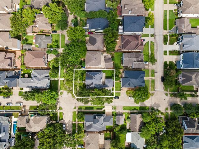 4131 Sunset Boulevard, West University Place, TX 77005