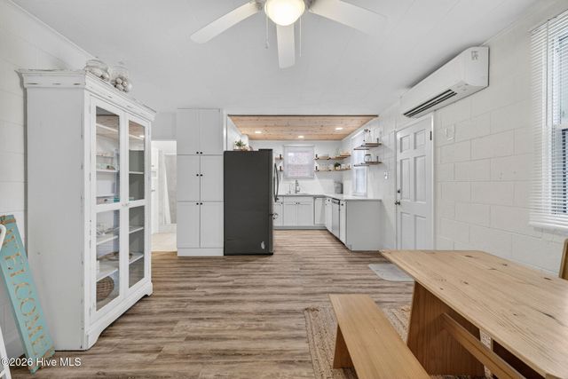 307 Fayetteville Avenue, Carolina Beach, NC 28428