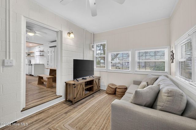 307 Fayetteville Avenue, Carolina Beach, NC 28428