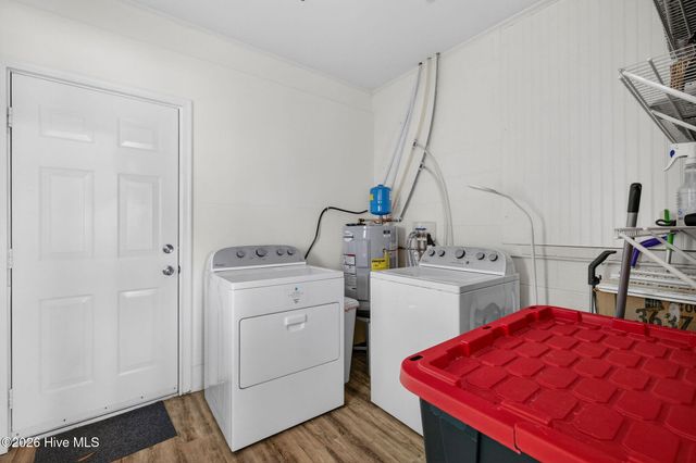 307 Fayetteville Avenue, Carolina Beach, NC 28428