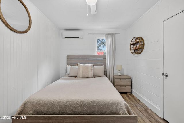 307 Fayetteville Avenue, Carolina Beach, NC 28428