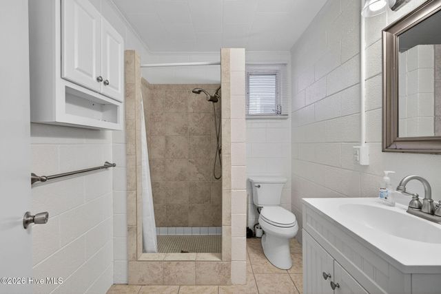 307 Fayetteville Avenue, Carolina Beach, NC 28428