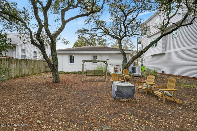 307 Fayetteville Avenue, Carolina Beach, NC 28428