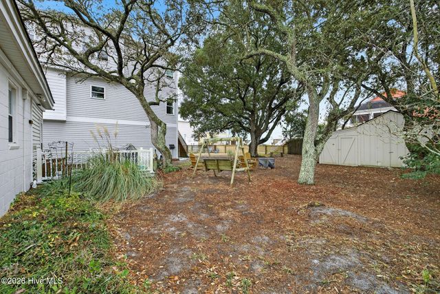 307 Fayetteville Avenue, Carolina Beach, NC 28428