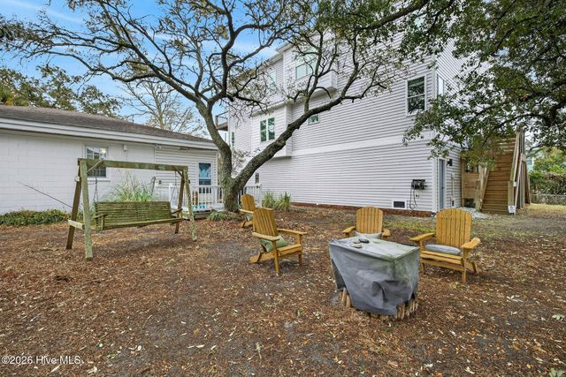 307 Fayetteville Avenue, Carolina Beach, NC 28428