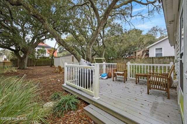 307 Fayetteville Avenue, Carolina Beach, NC 28428