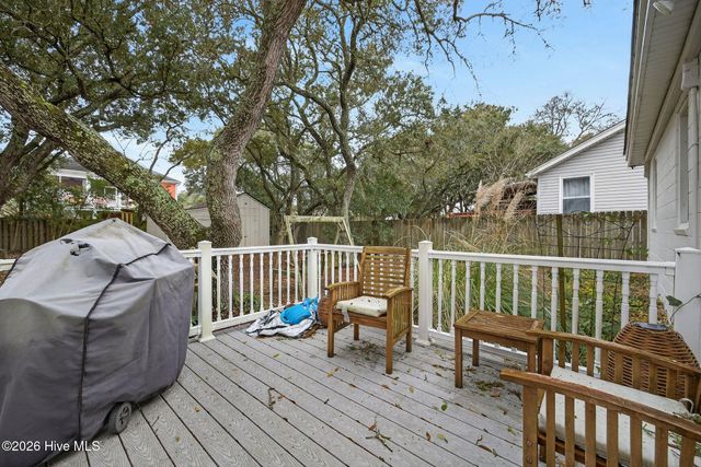 307 Fayetteville Avenue, Carolina Beach, NC 28428