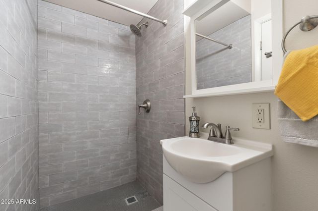 7240 E GARFIELD Street, Scottsdale, AZ 85257