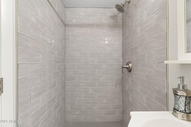 7240 E GARFIELD Street, Scottsdale, AZ 85257