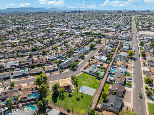 7240 E GARFIELD Street, Scottsdale, AZ 85257