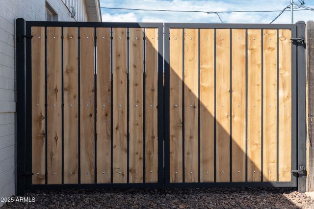 7240 E GARFIELD Street, Scottsdale, AZ 85257