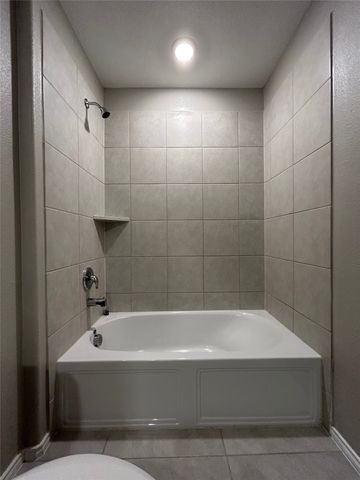 8428 Fawn Creek Drive, Fort Worth, TX 76123